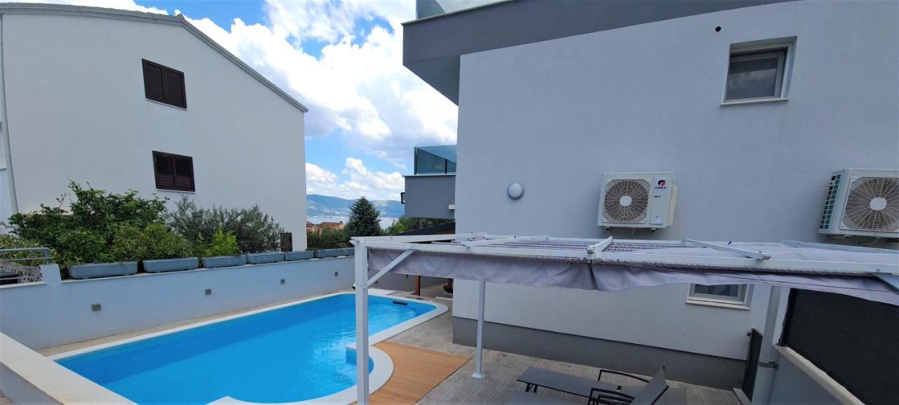 Villa Freya - vacation house Slatine Extérieur photo
