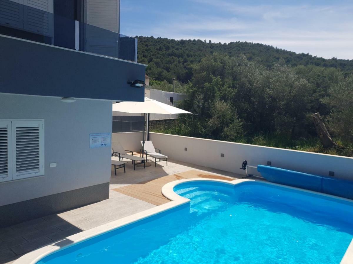 Villa Freya - vacation house Slatine Extérieur photo