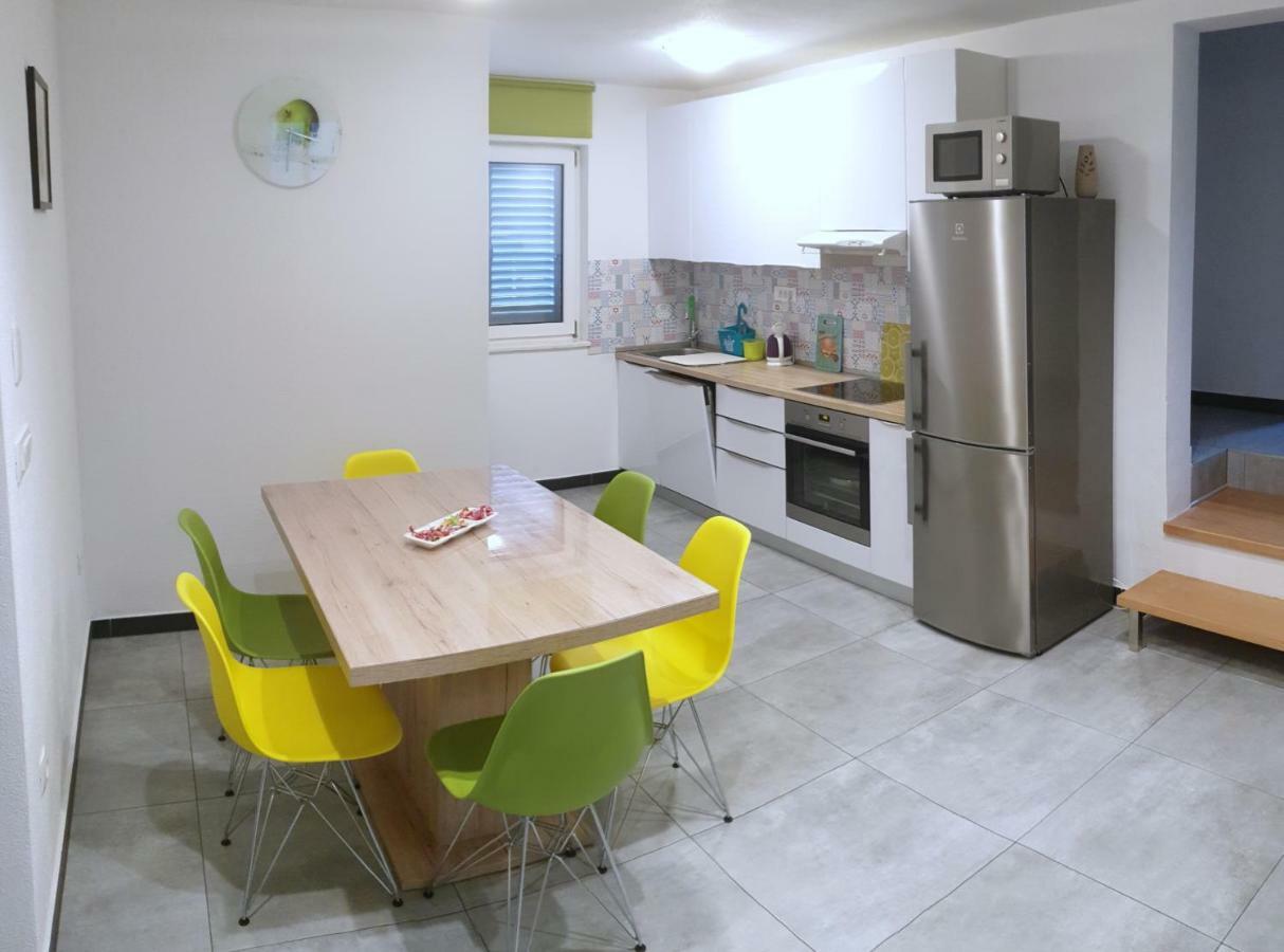 Villa Freya - vacation house Slatine Extérieur photo